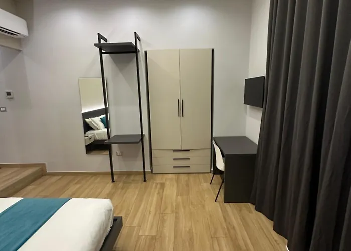 Hotiday Astoria 3* Νάπολη