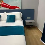 Hotiday Astoria Гостевой дом Неаполь