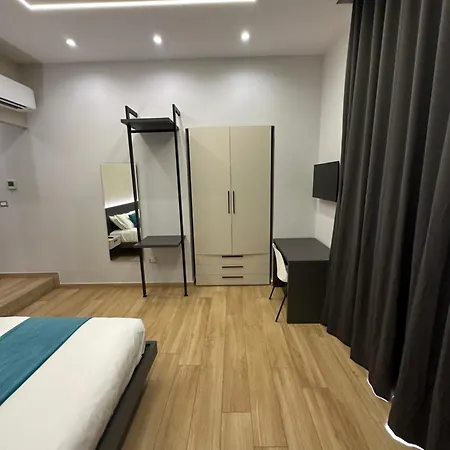 Hotiday Astoria 4* Neapel