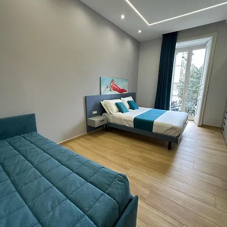 Hotiday Astoria 4* Неаполь