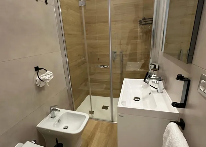 Hotiday Astoria 게스트하우스 3*